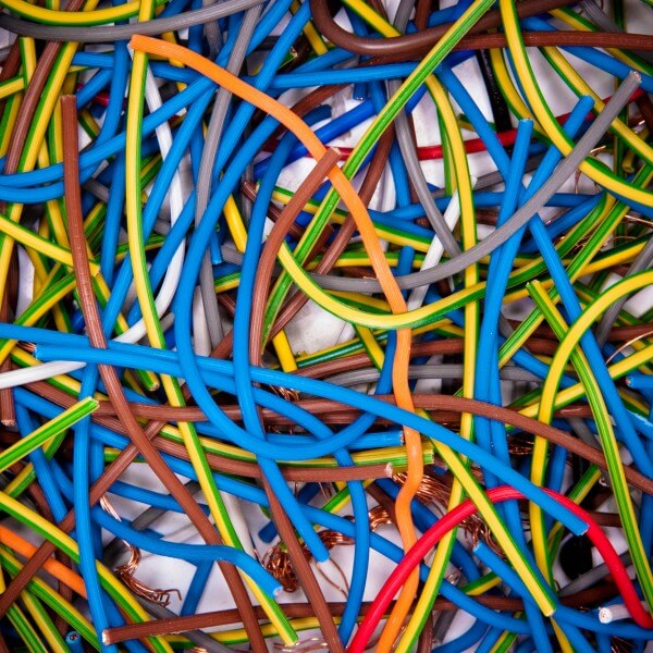 img-erp-tangled-cables-107198914-600x600