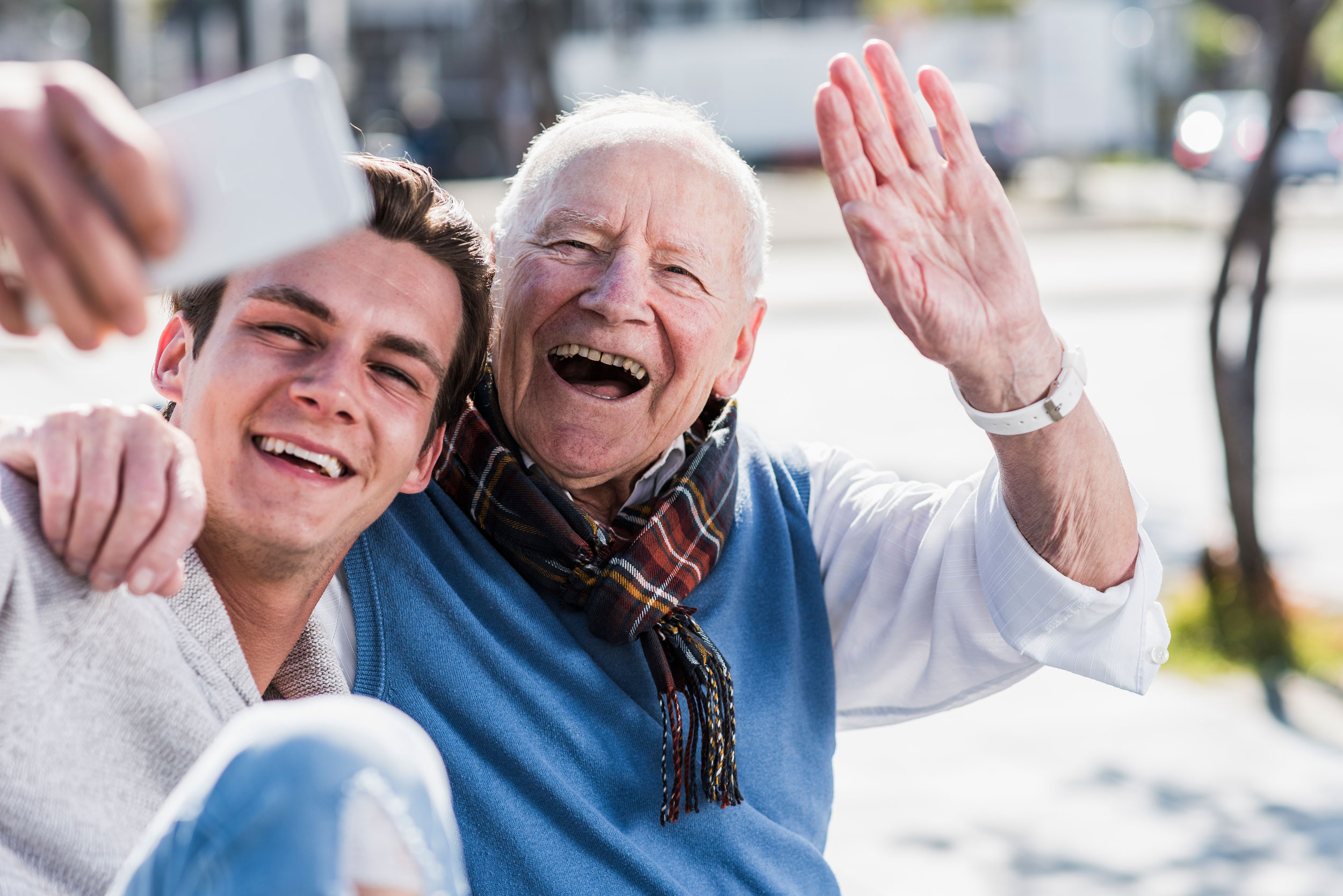 img-erp-org-happy-senior-man-grandson-taking-selfie-726799393